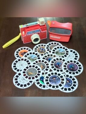 FISHER-PRICE - VINTAGE TOY CAMERA SET WITH MULTIPLE PHOTO REELS (Batman, Thomas)